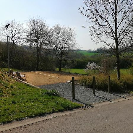 Durbuy, ses ruelles pittoresques et sa gastronomie Extérieur photo